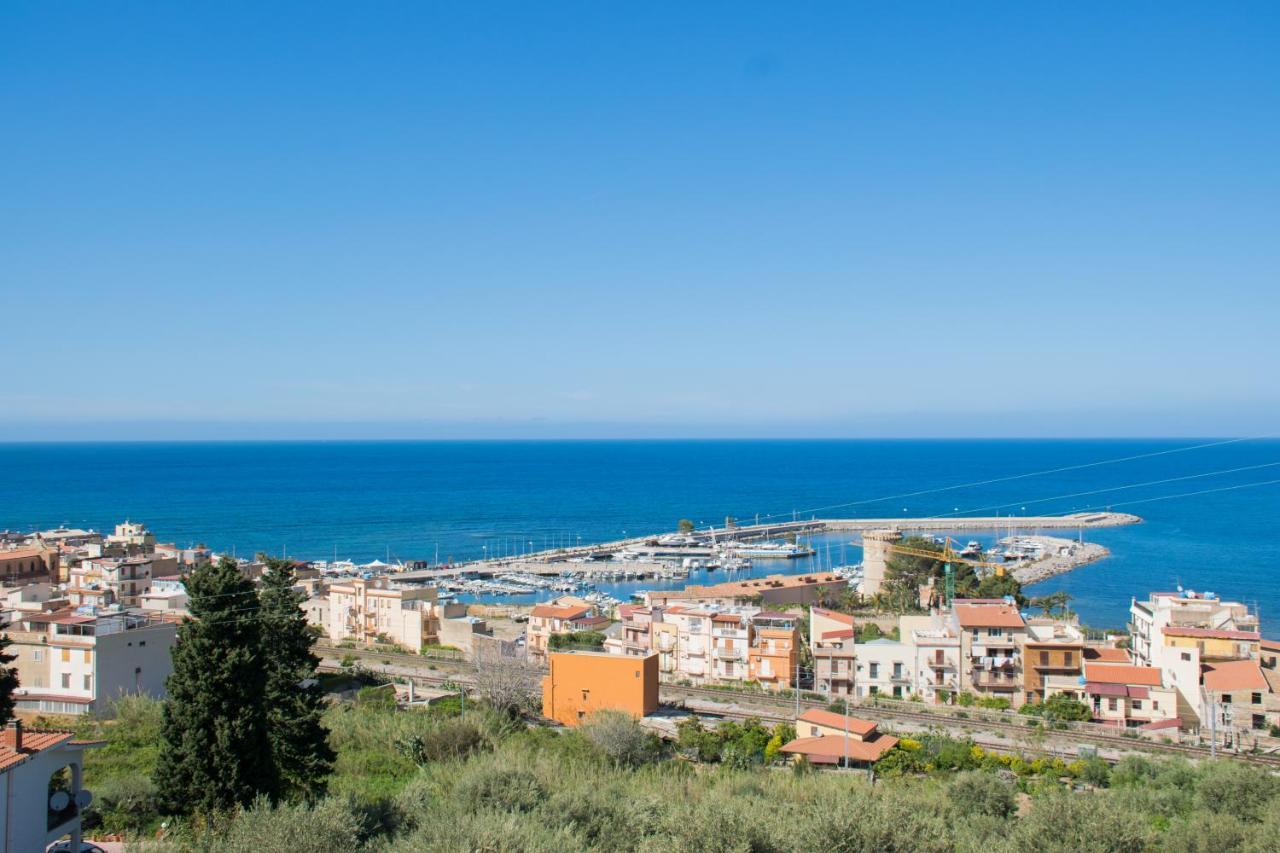 Camera Familiare con Vista Mare