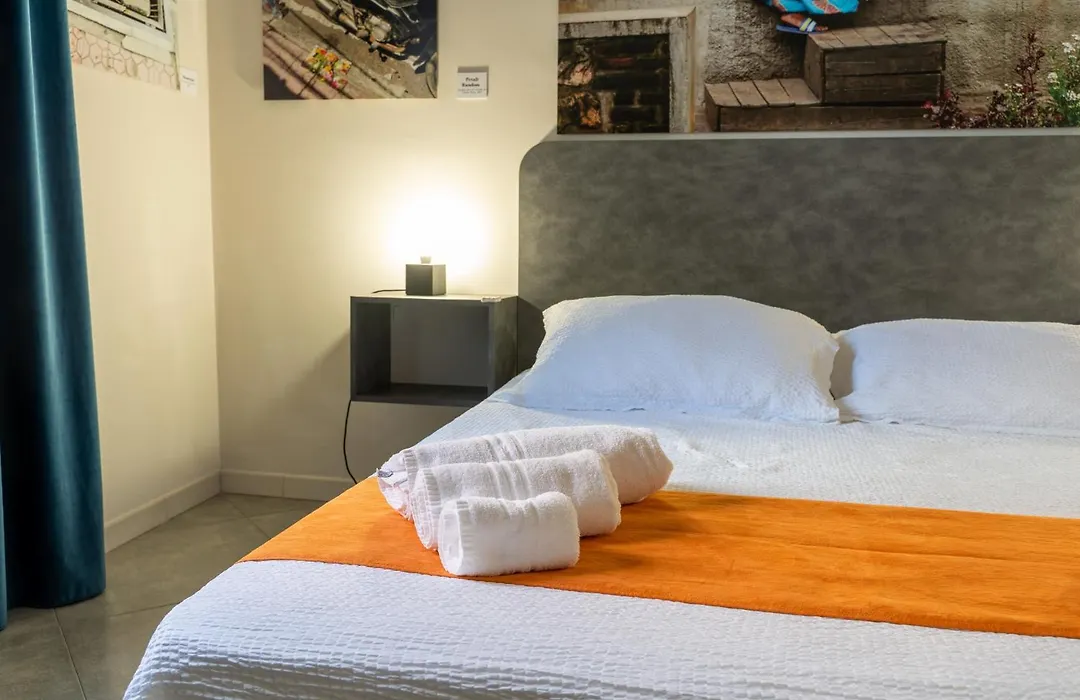 Click Art & Room-1